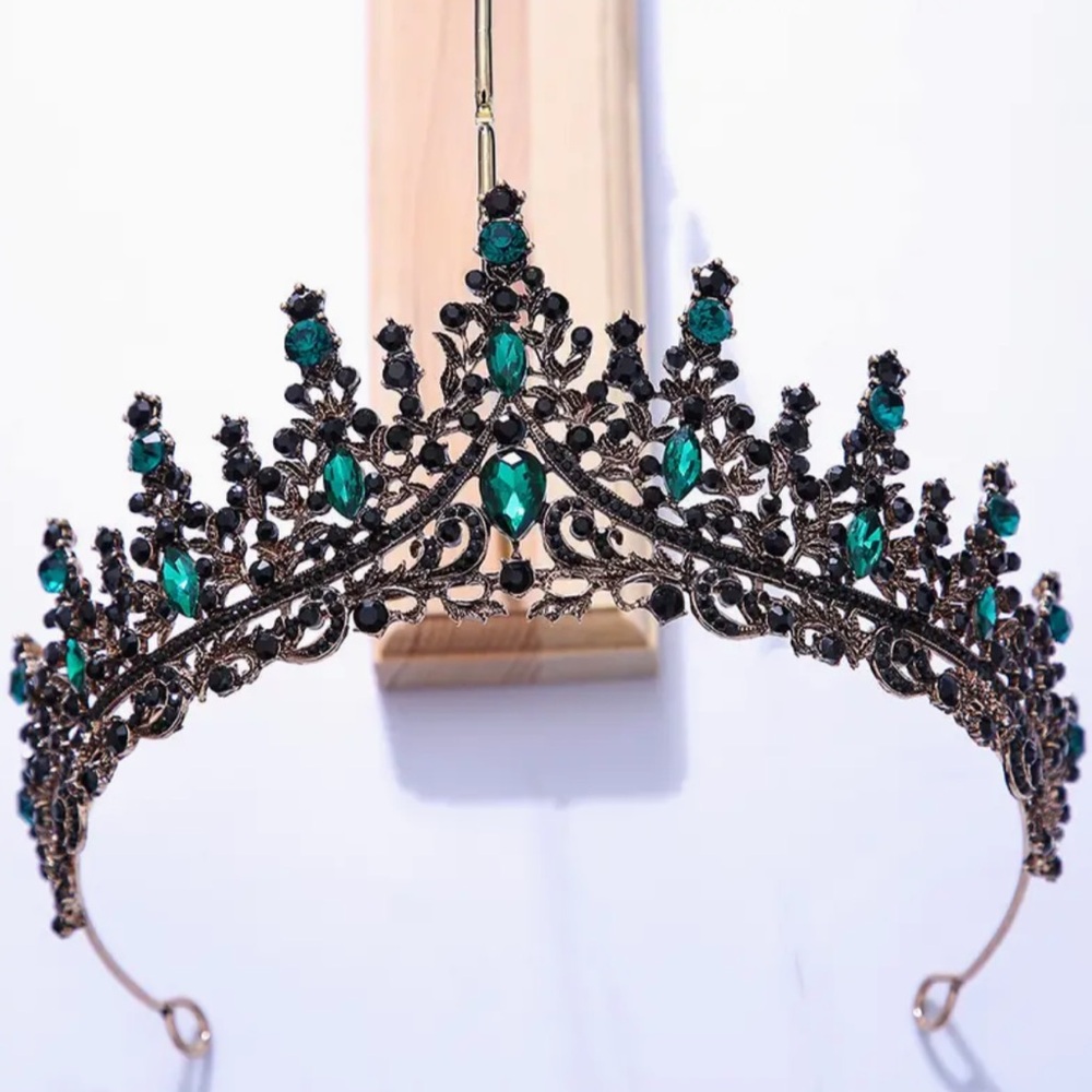 Elegant Green and Black Tiara